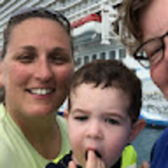 Meet your Posher, Danielle - Picture 1 of 1